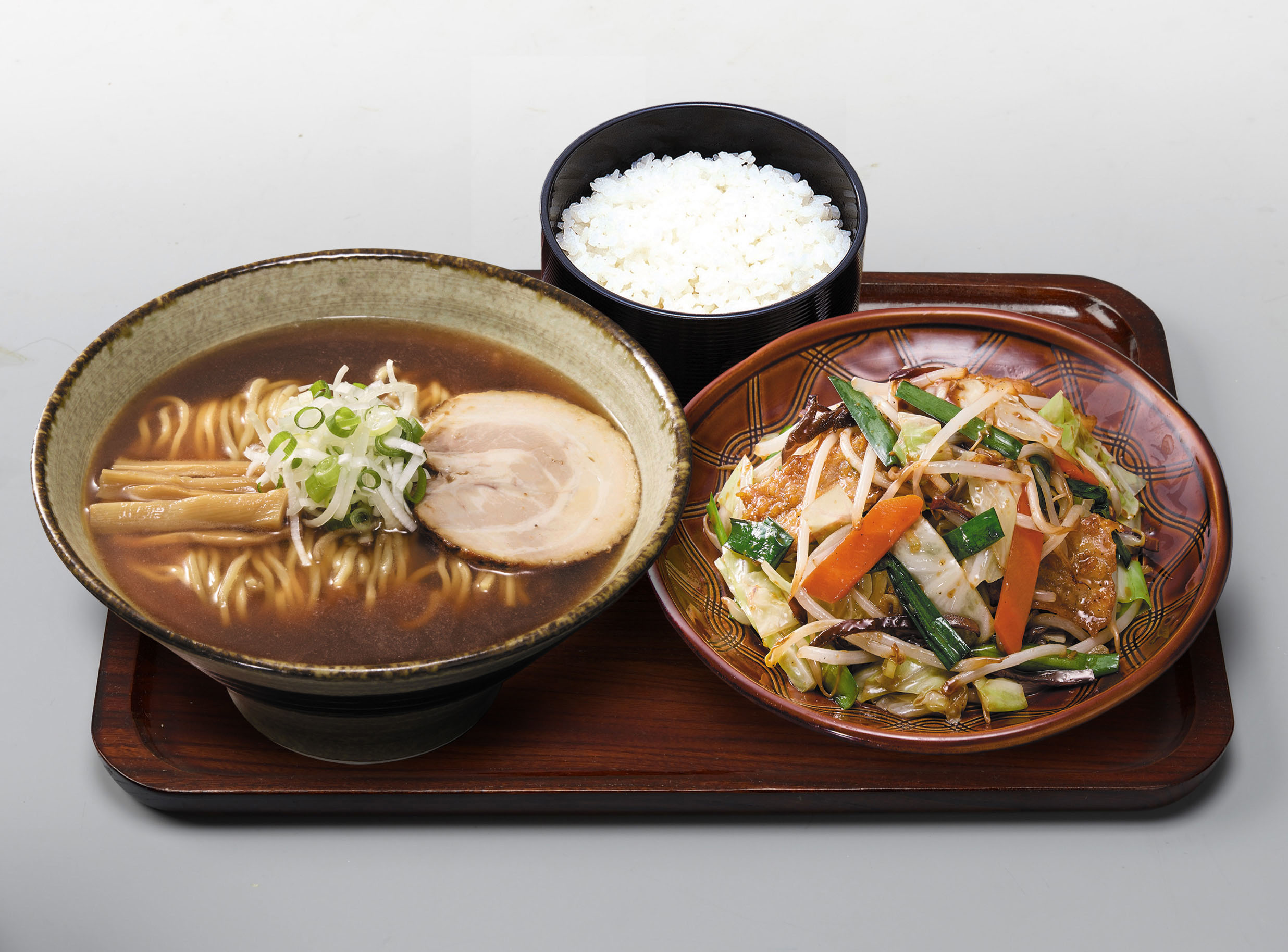 たっぷり新鮮野菜炒め