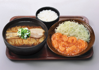 エビとイカのチリソース